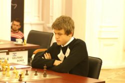 mladý Magnus Carlsen na Talově memoriálu v roce 2006 získal 3. místo (autoři: Jurij Vasiliev, Eugene Atarova, Vladimír Barsky, Maria Fomin a Etery Kublashvili)