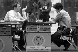 Hikaru Nakamura si nechal proklouznout vítězství nad Alexandrem Grischukem a nemohl již dohnat vítěznou trojici, Talův memoriál 2010 (Foto: Jurij Vasiliev, Eugene Atarova, Vladimír Barsky, Maria Fomin a Etery Kublashvili)