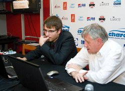 Mladík a veterán analyzují (foto V. Jagr).