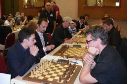 Hvězdný tým SOCAR na první šachovnici s Caruanou, dvojku v prvním kole hájil Veselin Topalov