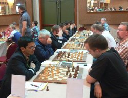 Za Italský tým Padova nastupuje Harikrishna Pentala. 