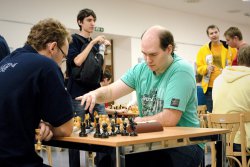 IM Jaroslav Bureš  remizoval s Pavlem  Postupou (foto: Vladimír Jagr)