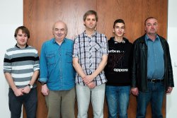 prvních pět z doprovodného turnaje, zleva: Martin Šenkýř, Jan Uhmann, FM Martin Šklíba, Adam Dvořák a Ladislav Urbanec (foto: Vladimír Jagr)