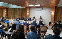 Technický meeting pod vedením ředitele turnaje Petra Piska a deputy arbitra Jiřiny Prokopové